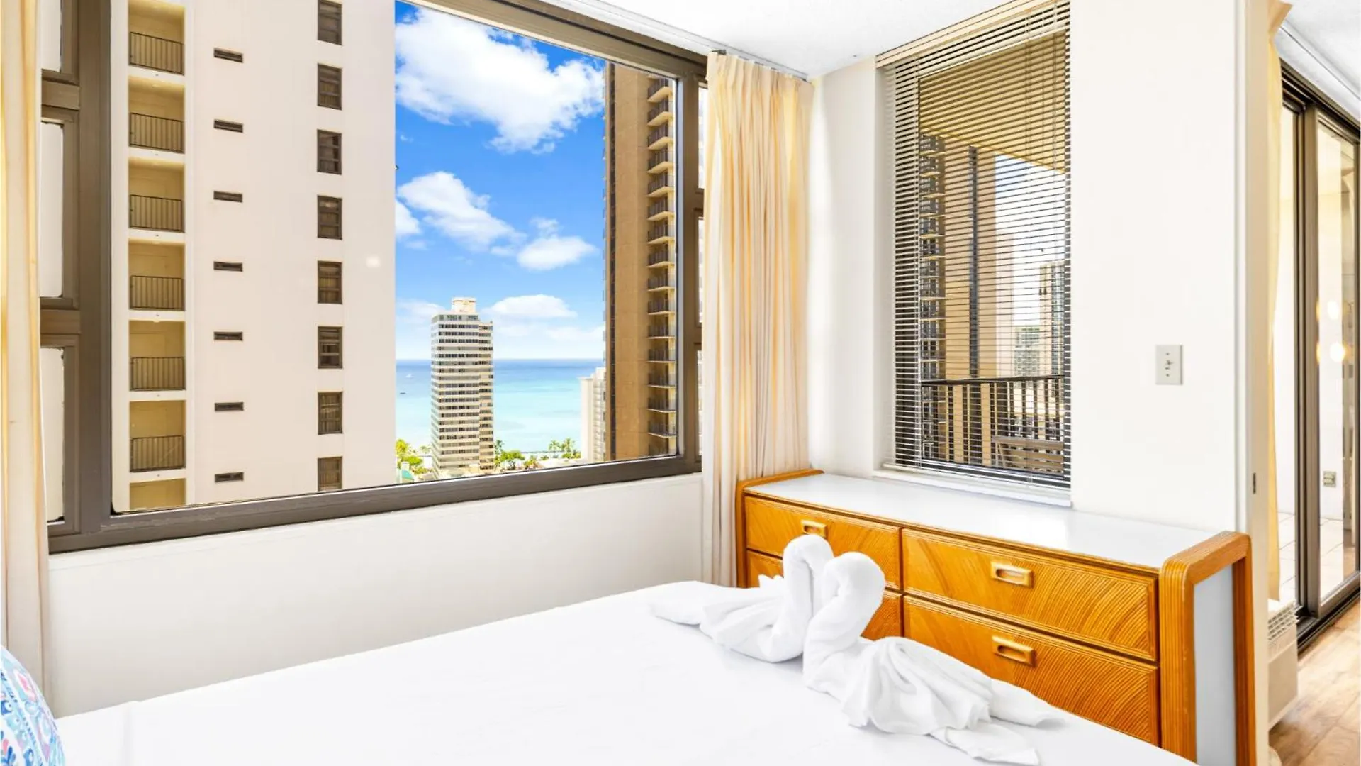 Waikiki Banyan T2-22Nd Completely Remodeled Villa Honolulu