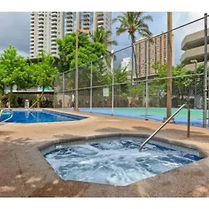 Spacious W/ Parking, Beach/mall/park ホノルル
