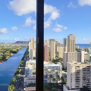 Waikiki High Floor Views Beaches Convention Center ホノルル